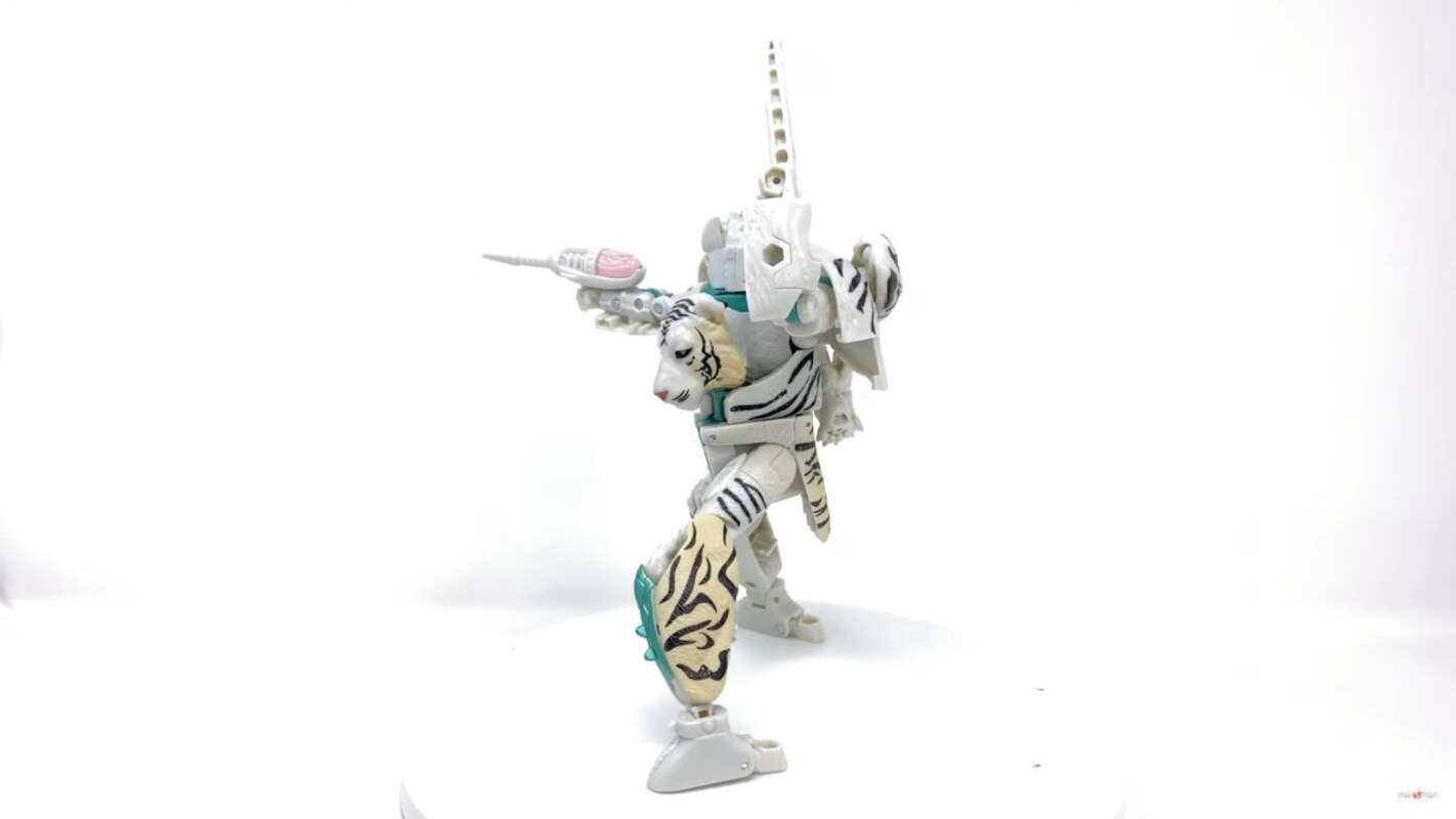 transformers kingdom voyager class tigatron